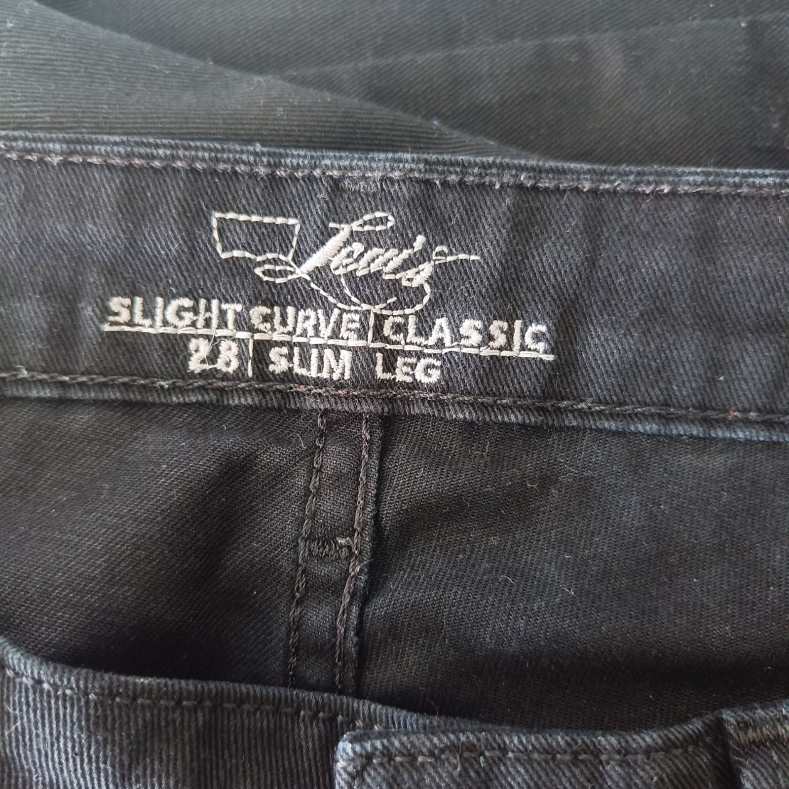 Jean levis slight on sale curve