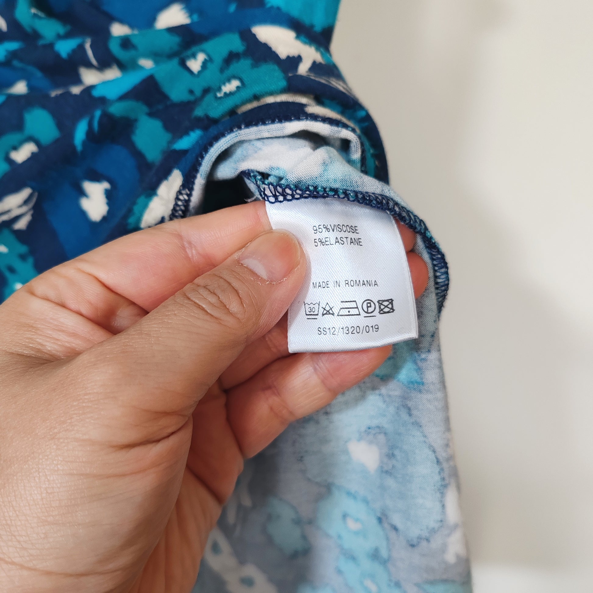 East Floral Blue Turquoise 90s Y2K Vintage Top