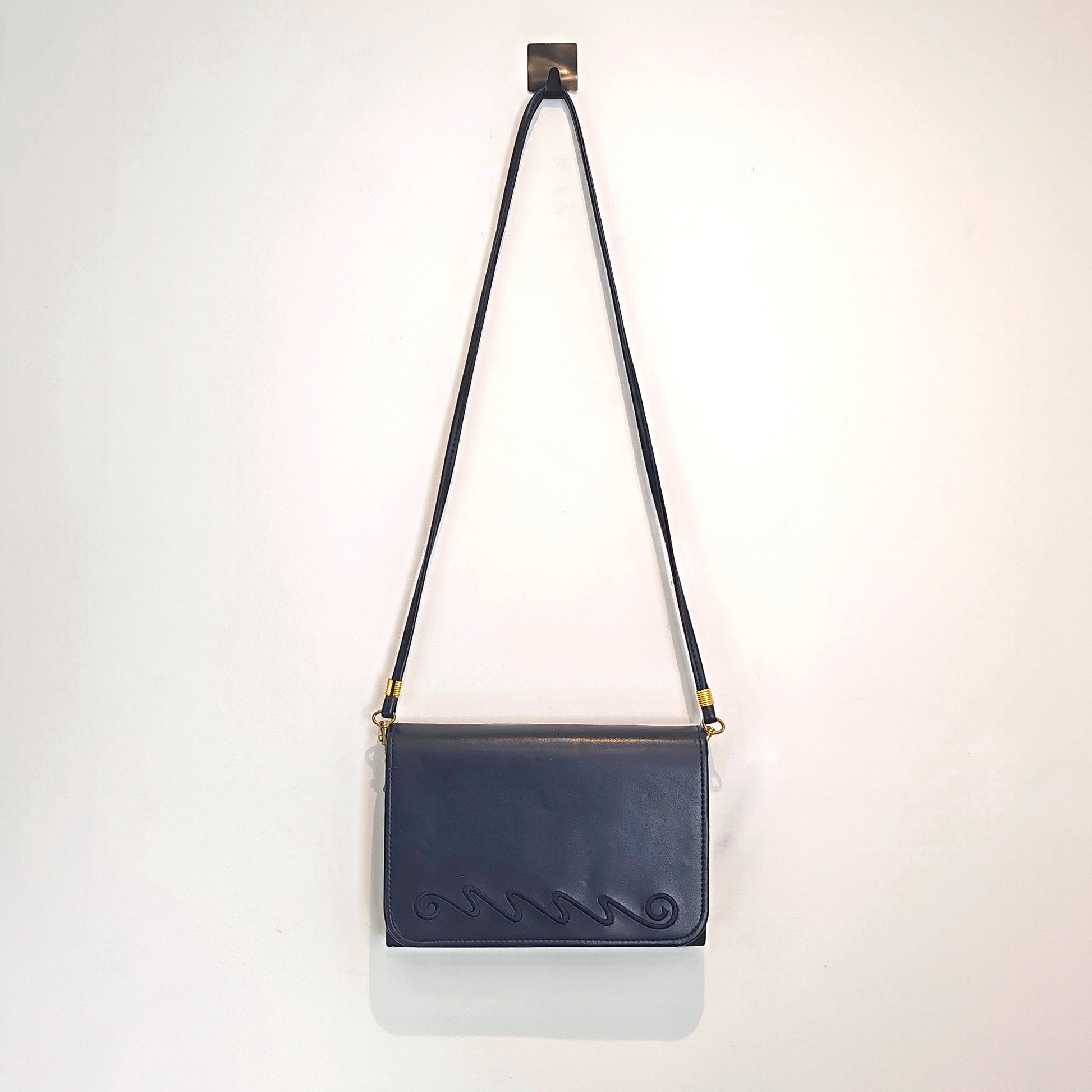 Swiggle Detail Vintage Navy Handbag
