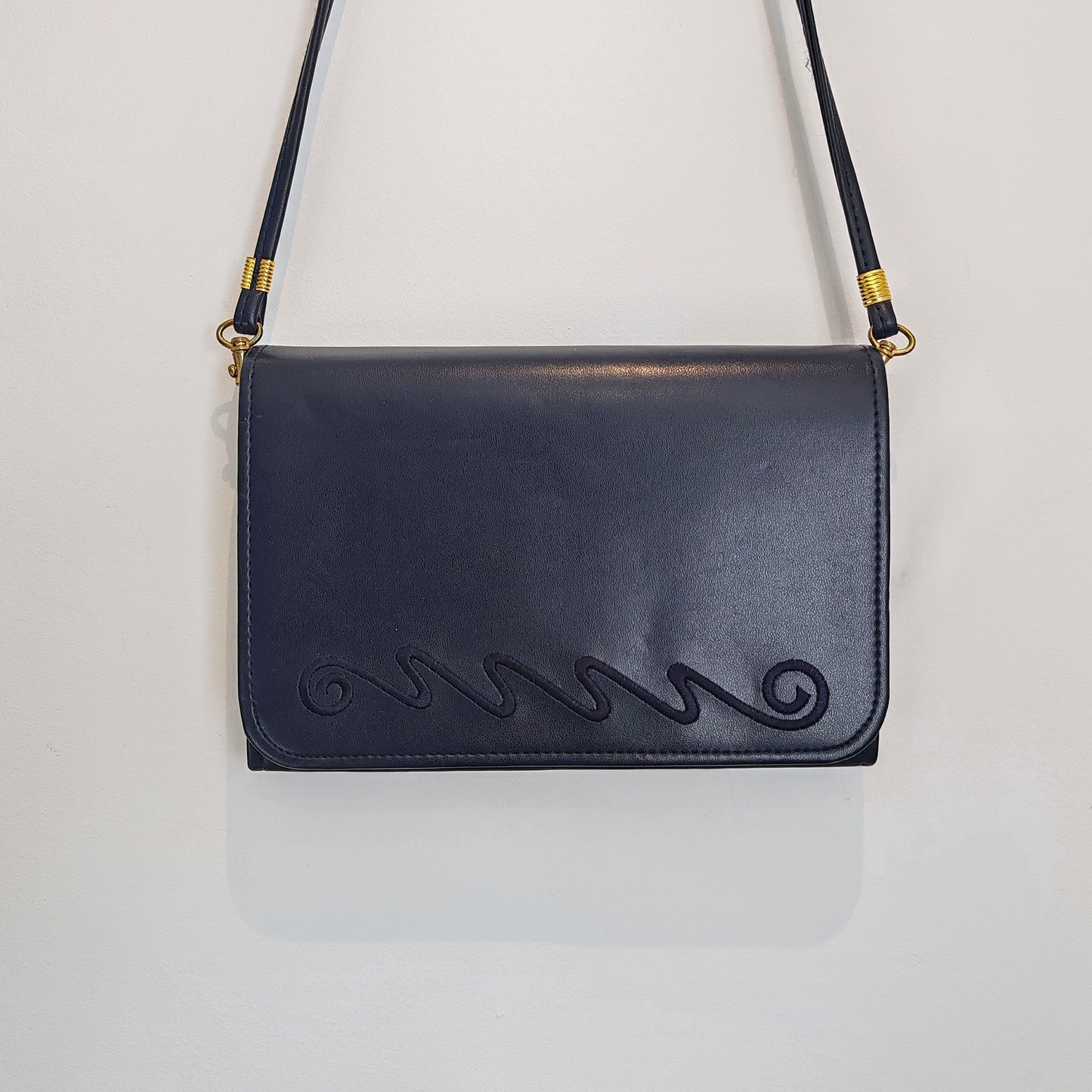 Swiggle Detail Vintage Navy Handbag